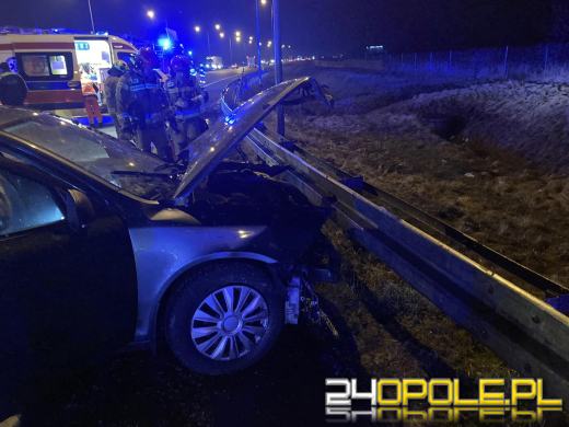 Kierowca osobówki uderzył w bariery na opolskim odcinku A4