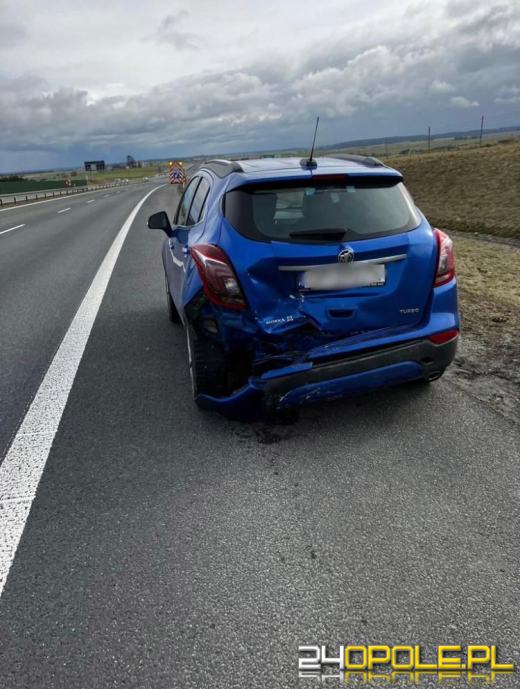Zderzenie pojazdów na 266 km A4. Poszkodowane zostały 3 osoby