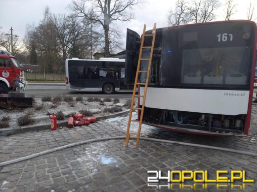 Pożar komory silnika autobusu w Kędzierzynie-Koźlu