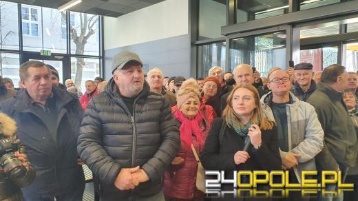 Oficjalne otwarcie dworca autobusowego w Prudniku przyciągnęło tłumy mieszkańców