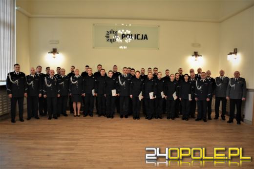 Nowi policjanci ślubowali na sztandar