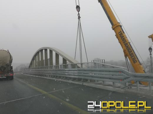 Zerwana trakcja pomiędzy Opolem a Lewinem Brzeskim. Wprowadzono komunikację zastępczą