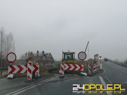 Zerwana trakcja pomiędzy Opolem a Lewinem Brzeskim. Wprowadzono komunikację zastępczą