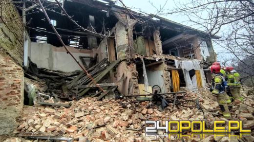 Zębowice - po zawaleniu się ściany pustostanu trwa przeszukiwanie gruzowiska