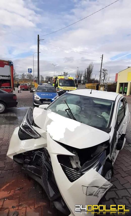 Wypadek w Namysłowie. Zderzyły się dwie osobówki