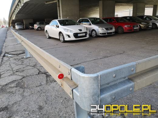 Koniec parkowania pod estakadą na rondzie. "Względy bezpieczeństwa"