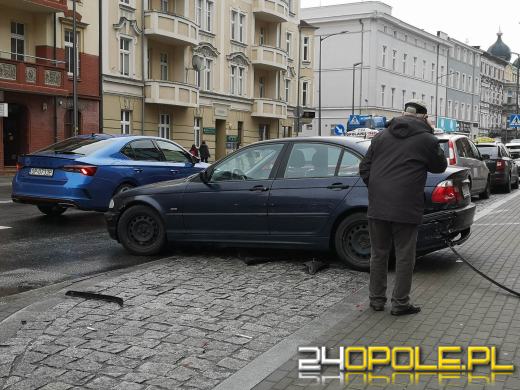 Kolizja dwóch BMW pod galerią Solaris