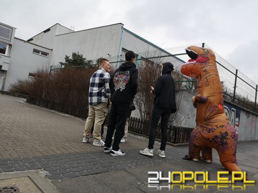 Dziś pierwszy dzień kalendarzowej wiosny. Ze szkoły...nie opłaca się uciekać