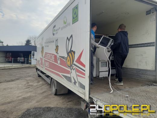 Strażacy zbierają elektrośmieci w ramach projektu  "OSP na straży środowiska"