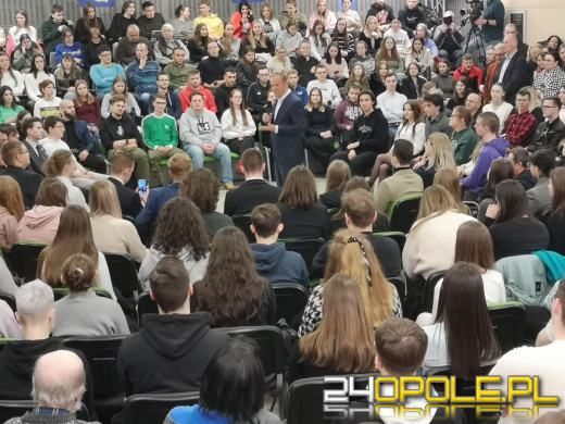 Donald Tusk w Opolu. Duża frekwencja w Studenckim Centrum Kultury
