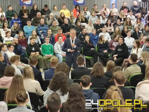 Donald Tusk w Opolu. Duża frekwencja w Studenckim Centrum Kultury