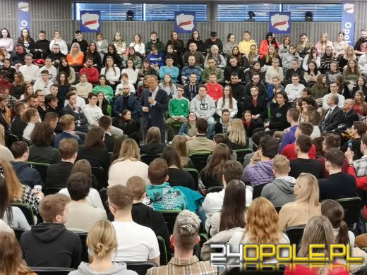 Donald Tusk w Opolu. Duża frekwencja w Studenckim Centrum Kultury