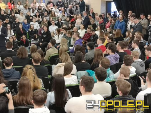 Donald Tusk w Opolu. Duża frekwencja w Studenckim Centrum Kultury