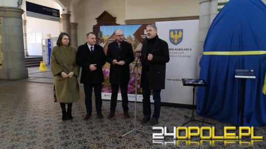 W holu Dworca Głównego stanęła gigantyczna kroszonka