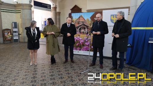 W holu Dworca Głównego stanęła gigantyczna kroszonka