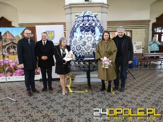 W holu Dworca Głównego stanęła gigantyczna kroszonka