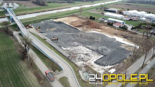 Przy moście im. Joachima Halupczoka powstaje centrum przesiadkowe. Praca wre