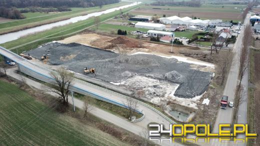 Przy moście im. Joachima Halupczoka powstaje centrum przesiadkowe. Praca wre