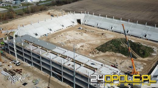 Stadion jeszcze urośnie, ale już widać jego podstawową bryłę