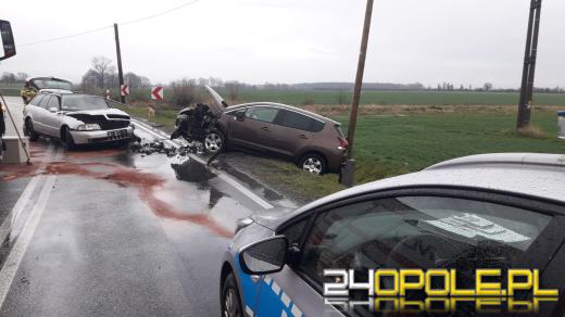 Wypadek w powiecie namysłowskim. Cztery osoby trafiły do szpitala