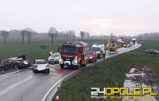 Wypadek w powiecie namysłowskim. Cztery osoby trafiły do szpitala