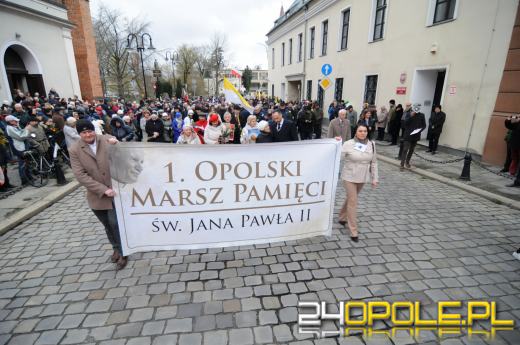 Pochód pamięci Jana Pawła II w Opolu