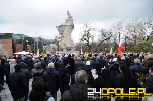 Pochód pamięci Jana Pawła II w Opolu