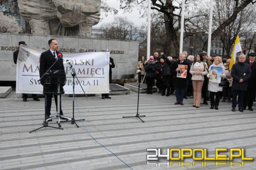Pochód pamięci Jana Pawła II w Opolu