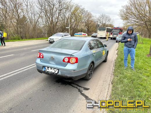 Kolizja trzech osobówek na Wrocławskiej. Uszkodzone dwie kolejne taksówki