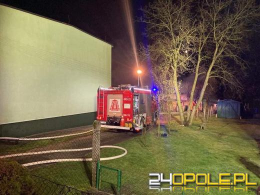 Kilka zastępów straży działało przy pożarze garażu w Zakrzowie