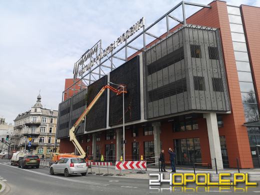 Ściany Centrum Przesiadkowego Opole Główne znów się zazielenią