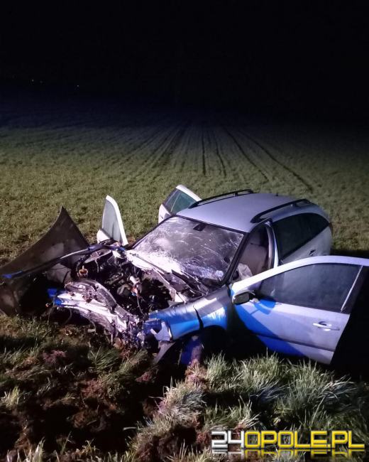 Samochód osobowy wypadł z drogi na DK45