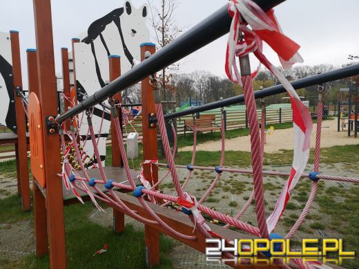 Plac zabaw niszczeje, wykonawca nie reaguje. Naprawa usterek pochłonie pół mln zł