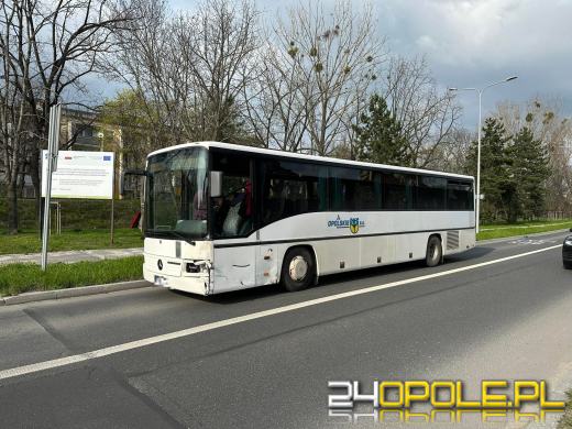 Zderzenie osobówki z autobusem na Nysy Łużyckiej w Opolu