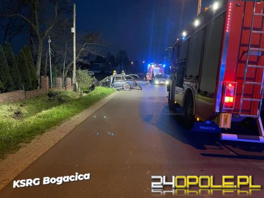 BMW rozbite w Smardach Górnych. Podróżujący zbiegli