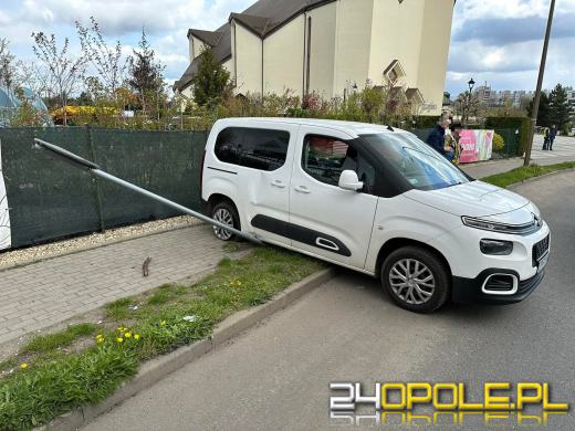 Zderzenie trzech pojazdów na ulicy Hallera w Opolu