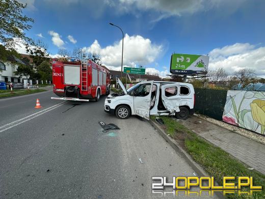 Zderzenie trzech pojazdów na ulicy Hallera w Opolu