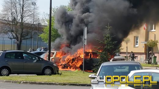 Trzy samochody osobowe spłonęły w Tułowicach