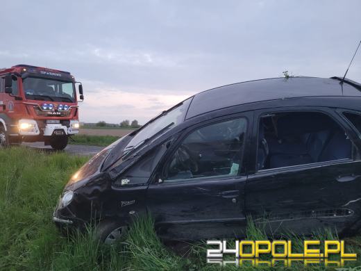 Auto wypadło z drogi. Kiedy przyjechały służby, nie zastały podróżujących