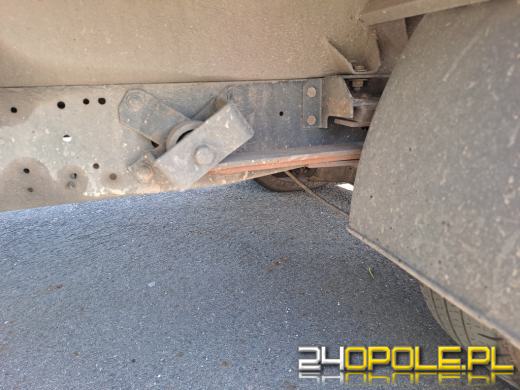 Przeładowany "bus" w fatalnym stanie technicznym