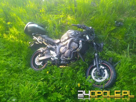 Zderzenie samochodu osobowego i motocykla w Błotnicy Strzeleckiej