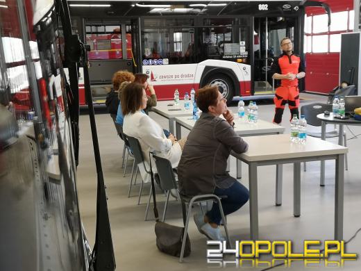 Kontrolerzy biletów MZK szkolą się z pierwszej pomocy. Wypadki zdarzają się często