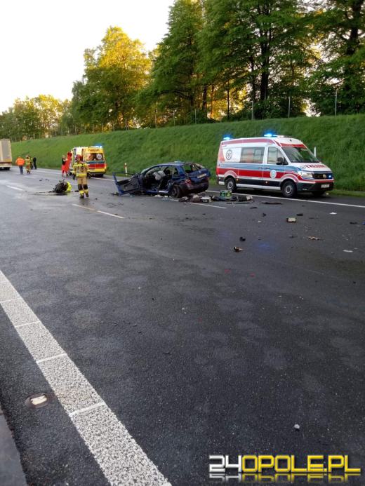 Zderzenie samochodu osobowego z ciężarowym na opolskim odcinku A4
