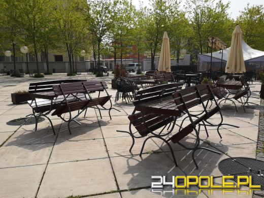 Restauratorzy szykują się do sezonu. Piękna pogoda sprzyja rozstawianiu ogródków piwnych