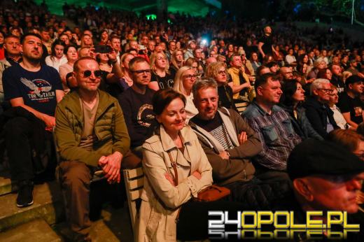 Opolanie świetnie bawili się w amfiteatrze na koncercie "Obywatele Republiki"