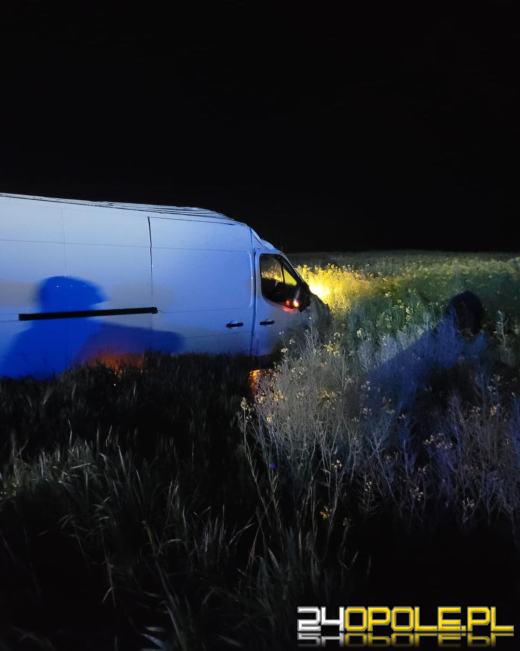Dachowanie busa w miejscowości Komorno