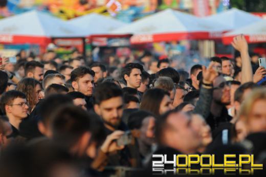 Politechnika Opolska rozpoczęła swoją część Piastonaliów. Tłumy na błoniach!