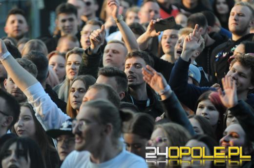 Politechnika Opolska rozpoczęła swoją część Piastonaliów. Tłumy na błoniach!