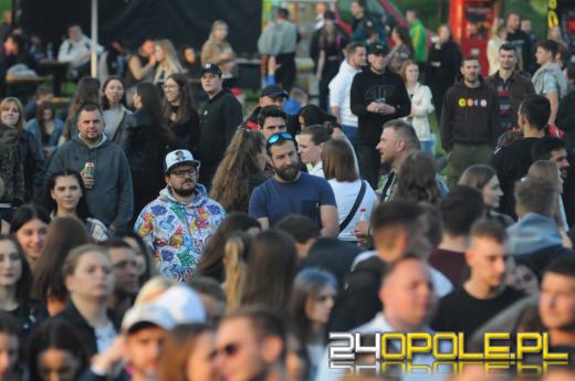 Politechnika Opolska rozpoczęła swoją część Piastonaliów. Tłumy na błoniach!