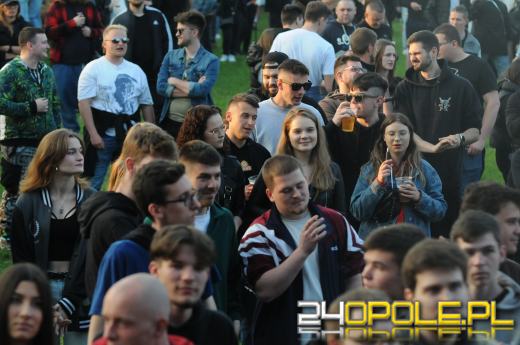 Politechnika Opolska rozpoczęła swoją część Piastonaliów. Tłumy na błoniach!